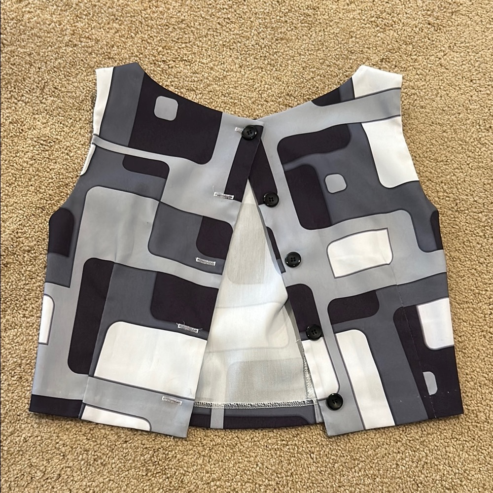 Geometric Patterned Sleeveless Top